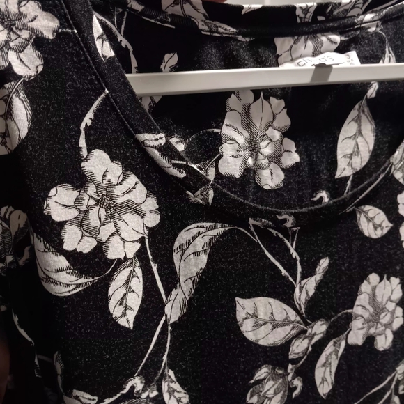 Chico's Black Floral Sleeveless Tank Top - Picture 9 of 12